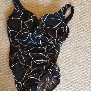 Miraclesuit size 16  DD worn once